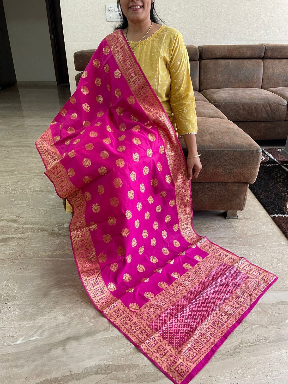 Banarasi Jacquard Butti Motif Dupatta